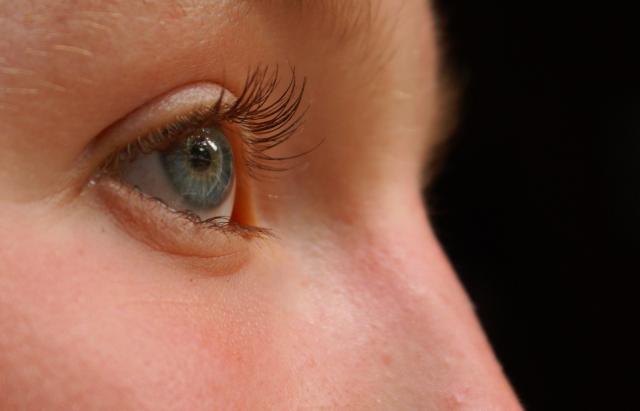 9 Easy Ways To Get Thicker and Longer Eyelashes Naturally