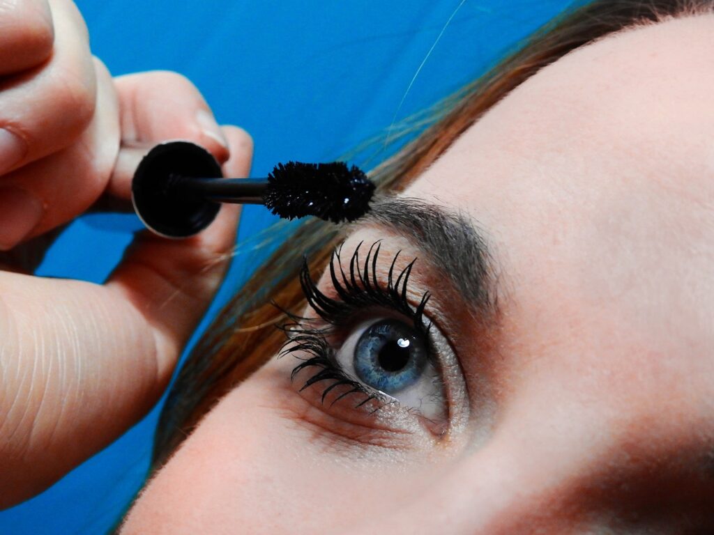 Everything You Need to Know About Tubing Mascara